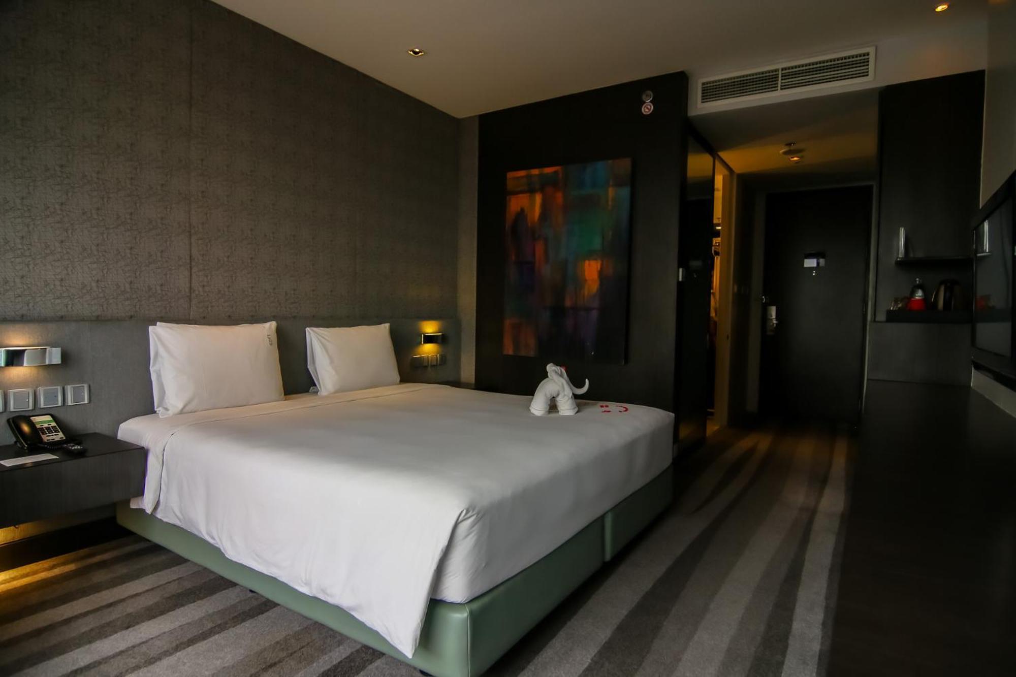 Holiday Inn Bangkok Sukhumvit By Ihg Exterior foto